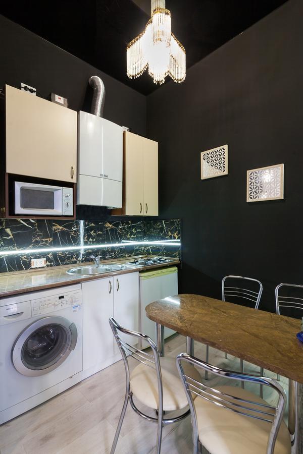 Austrian Apartments Leopolli Near Railway Station Lwów Zewnętrze zdjęcie